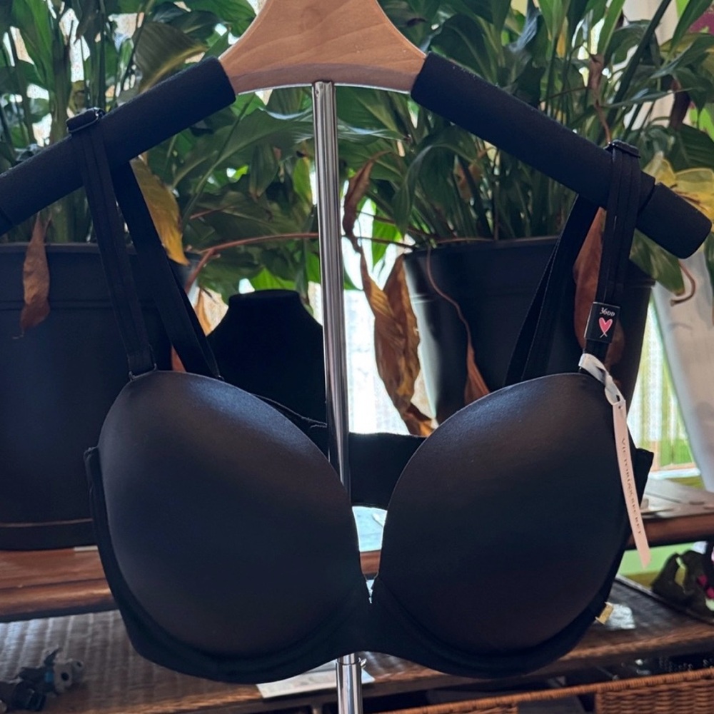Victoria Secret Very Sexy Black Push-Up Bra 36DD- Women Intimates